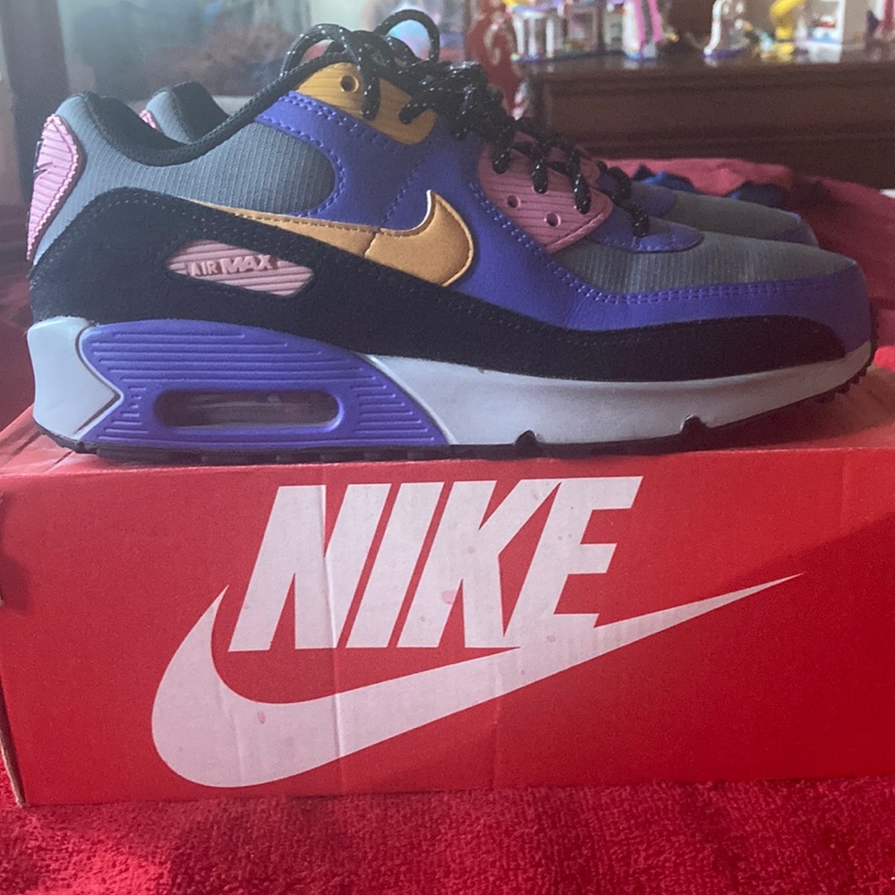 Nike Air Max 90 big kids size 7